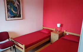 Skopje City Center Red Apartment