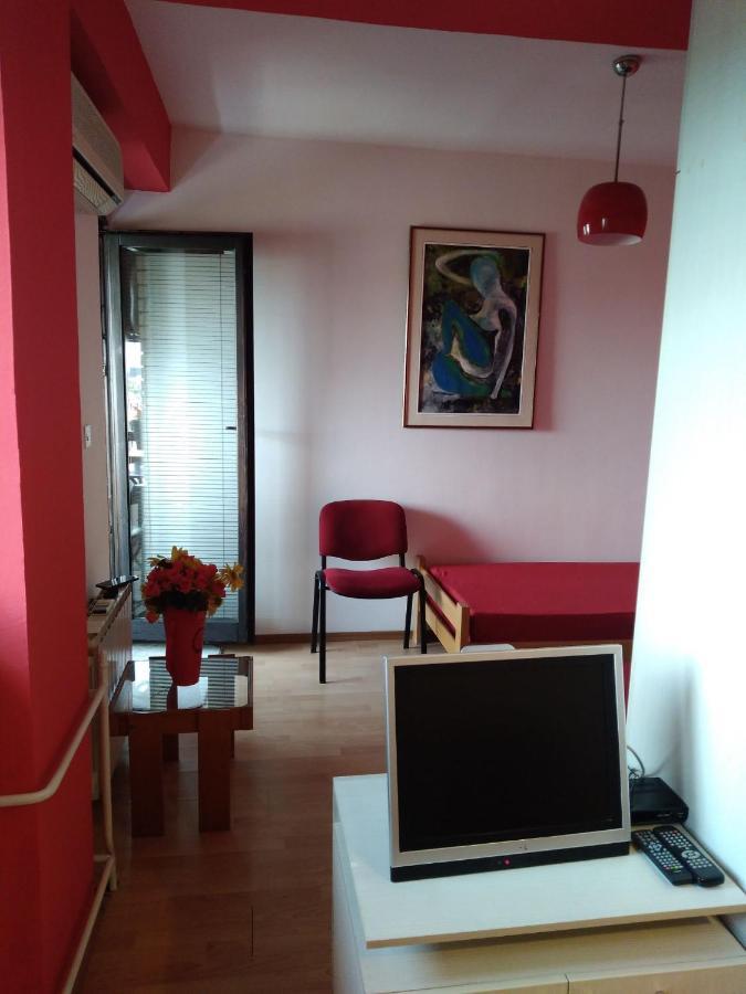 Skopje City Center Red Apartment Exterior foto